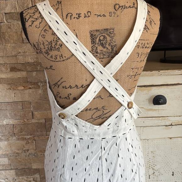 Illa Illa linen cream white pantsuit black detail button close criss cross strap - Picture 10 of 16